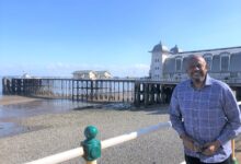 Forest Whitaker in front of Penarth pier. Photo: Twitter/@ForestWhitaker.