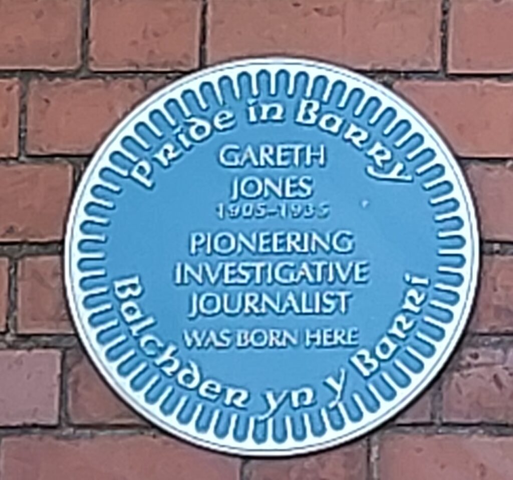 Glamorgan Star Letters page - The blue plaque at the home of Gareth Jones.
