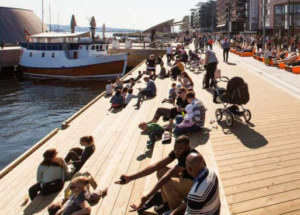 Cycle and pedestrian routes, restaurant café zone.