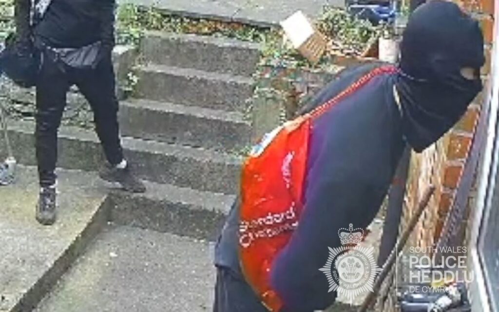 | Police are appealing for information on the identity of this man.