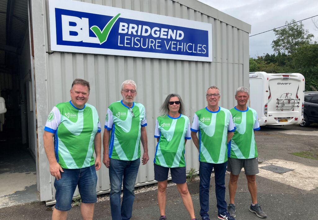 Glamorgan Star news - Gareth and his support team (left to right): Adrian Evans; Trevor Morgan; Katherine Price; Gareth Petty and Vince Price.