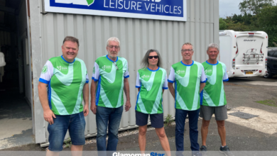 Glamorgan Star news - Gareth and his support team (left to right): Adrian Evans; Trevor Morgan; Katherine Price; Gareth Petty and Vince Price.