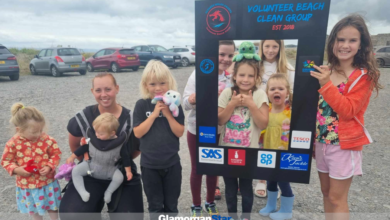 Glamorgan Star news - Volunteers at the beach clean.