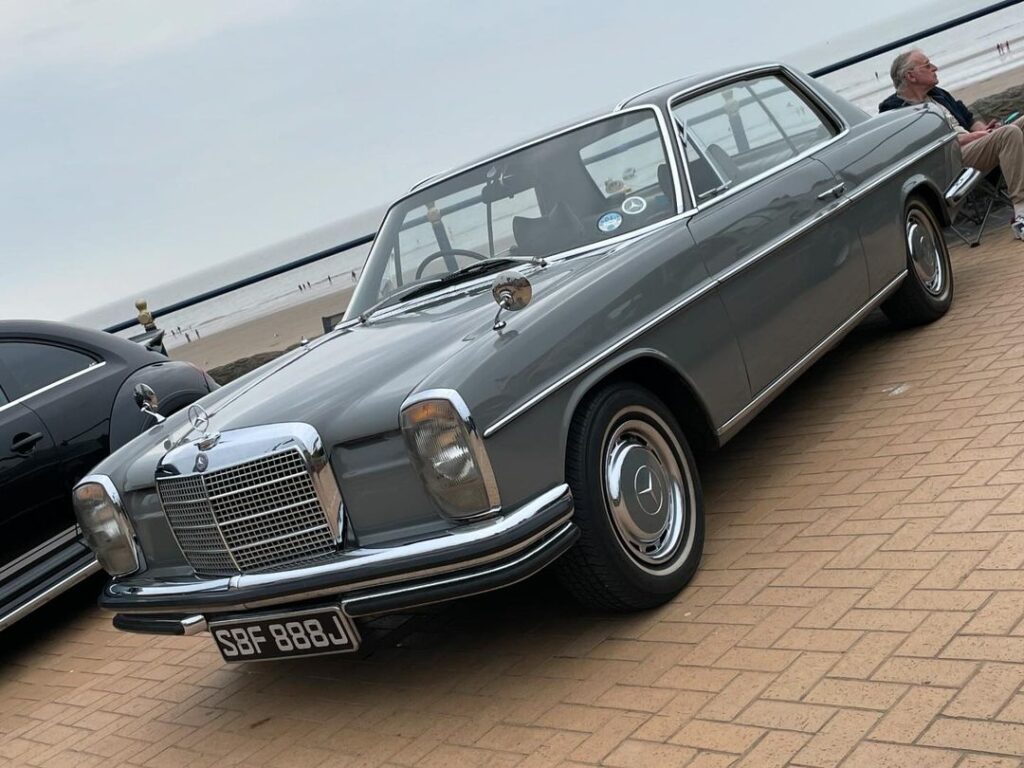 Put any of today’s modern cars next to this Mercedes and the classic would surely win more attention. Photo by @romyhk via Instagram.