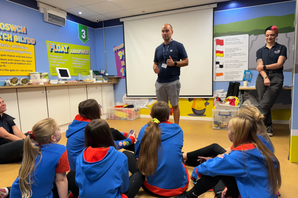| Tim Treloar, RNLI Water Safety Education Manager, talking to the Guides and Rangers. Photo: RNLI/Anya Walton.