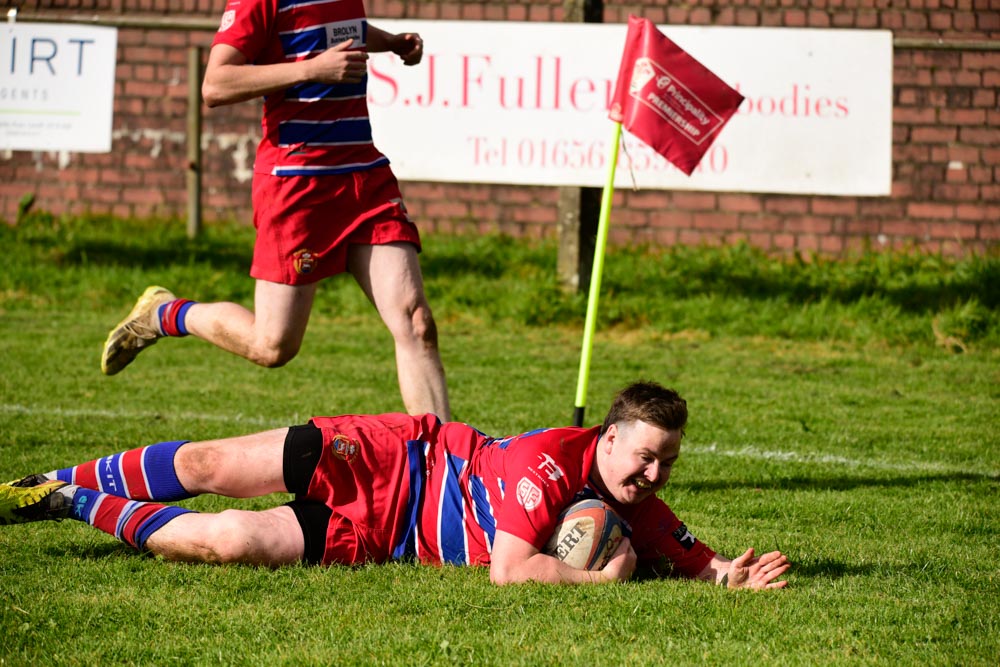 Jack Picton scores. Photo: Julie Hancock.