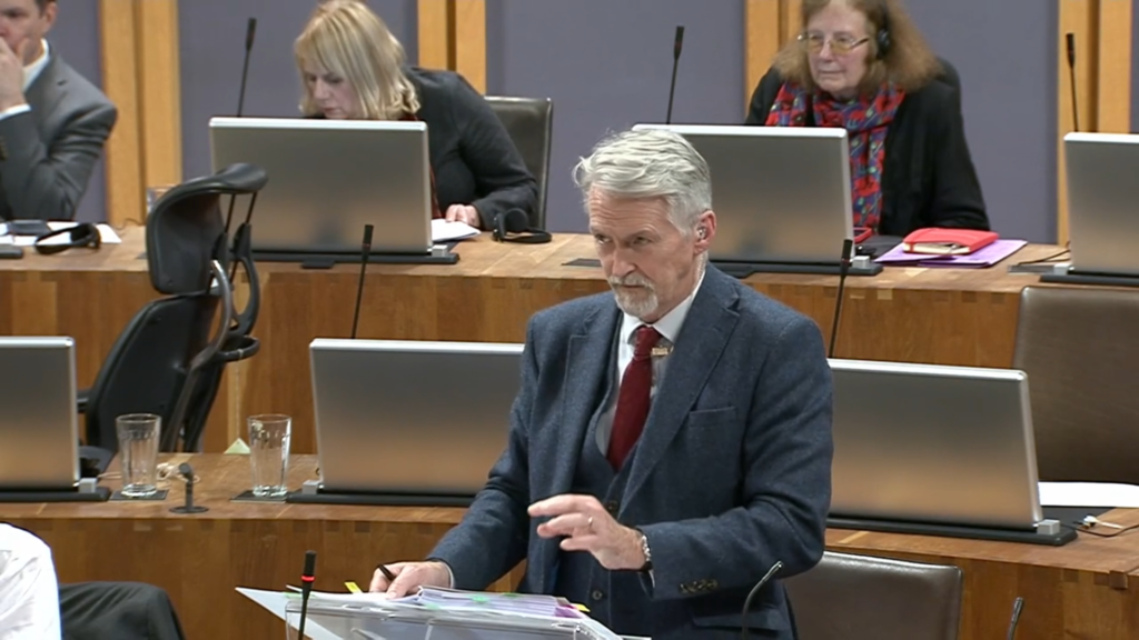 Irranca-Davies warns of 'throwaway cuture.