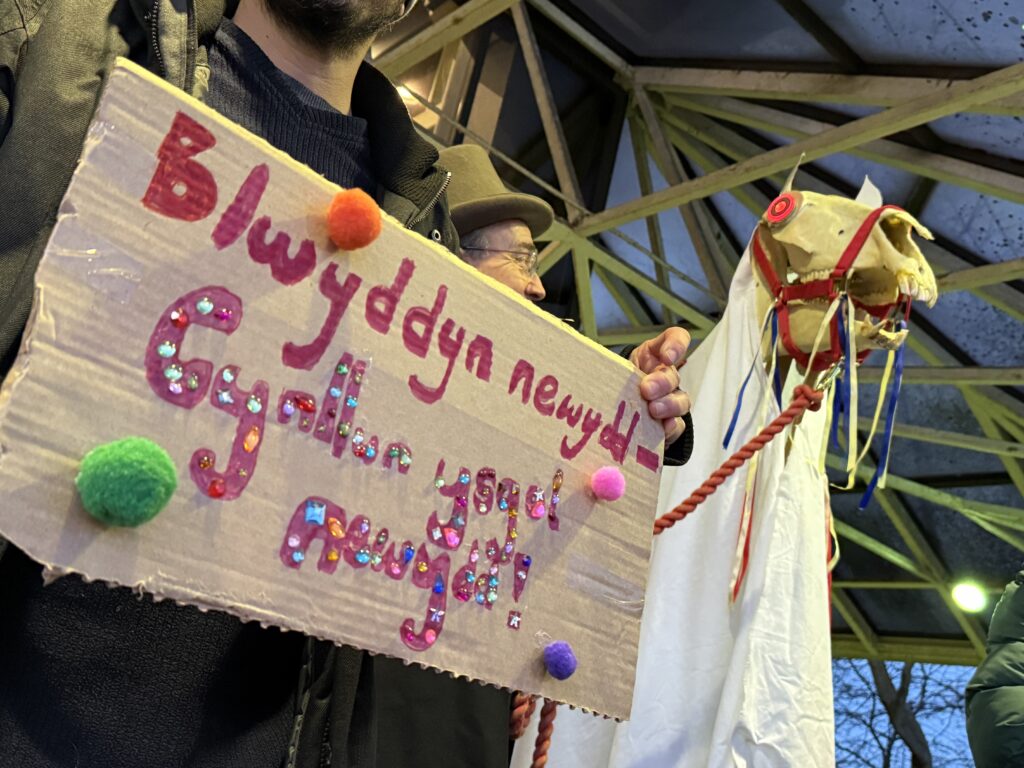 Campaigners calling for a new Welsh medium secondary school in Cardiff gathered again outside County Hall. Photo: Guto Vaughan.