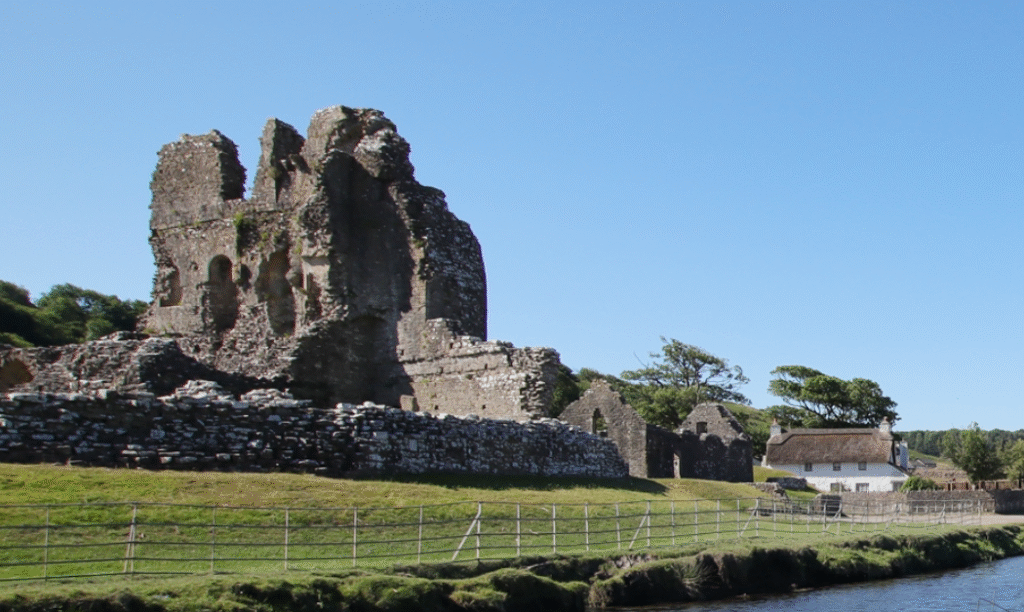 Ogmore Castle. Photo by Glyn Evans, ffotowales@gmail.com
