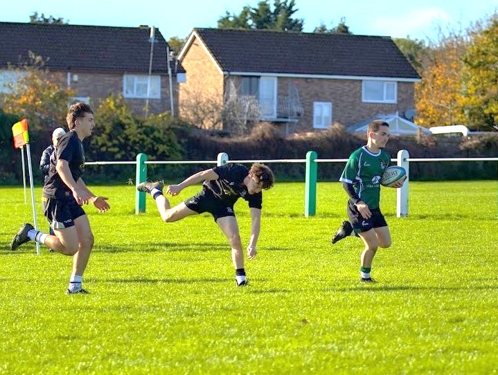 Rueben Williams breaks clear for Barry’s third try. Photo: Isha Patel.
