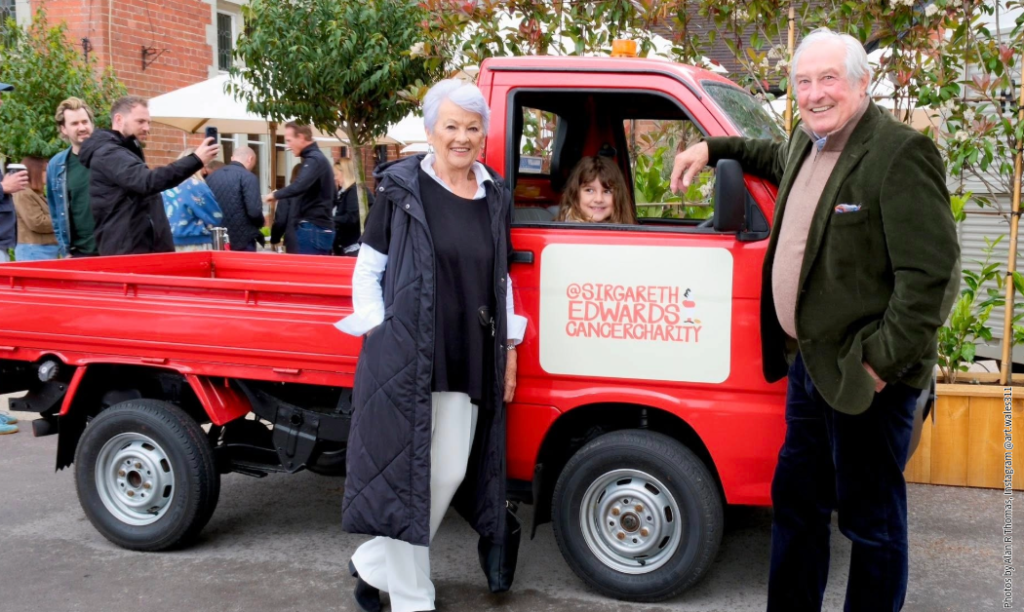 Sir Gareth Edwards and his wife.