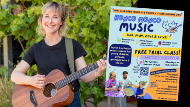 Rhian McKernan brings Honco Monco Music to Llantwit Major.